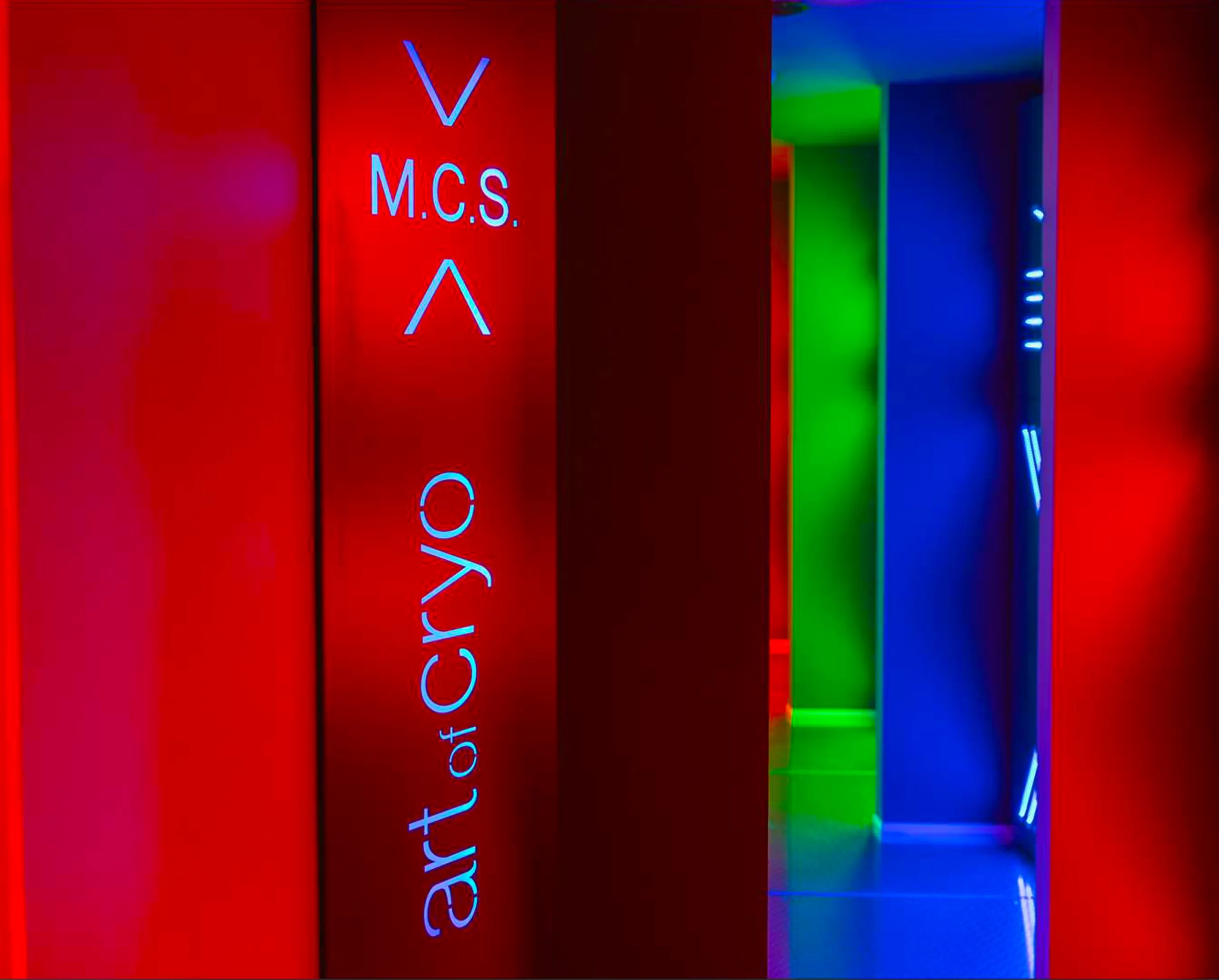 Art of Cryo M.C.S. system interior at Bluezone Mallorca – coloured light therapy chamber